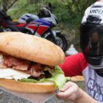 巨大ハンバーガー食べるバイク女子 ぼっちキャンプ飯の巻